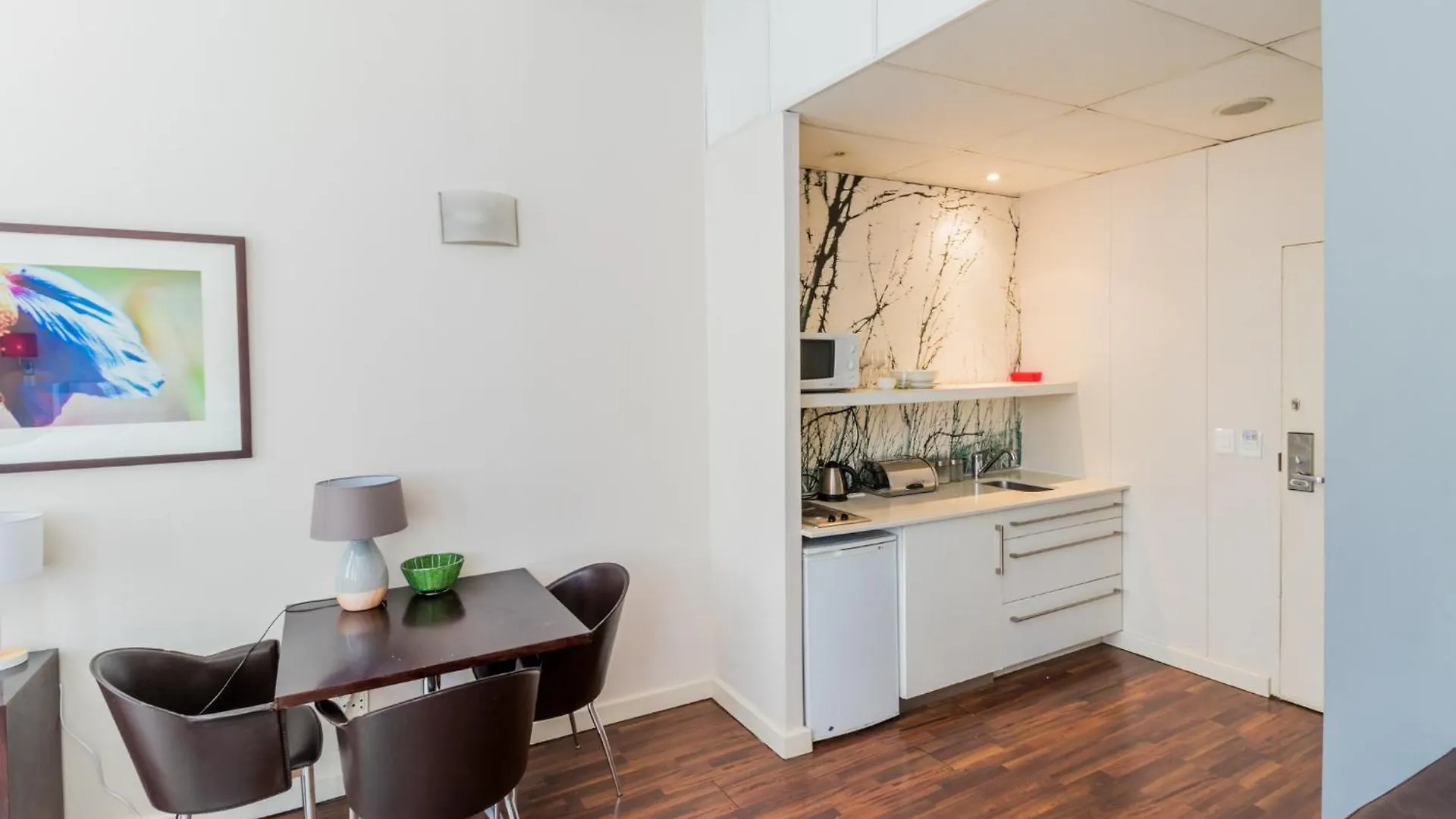 1 Bedroom Apartment With Roof Top Views Cape Town