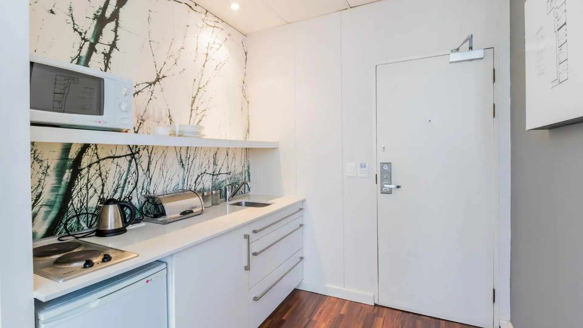 1 Bedroom Apartment With Roof Top Views Cape Town 0*,