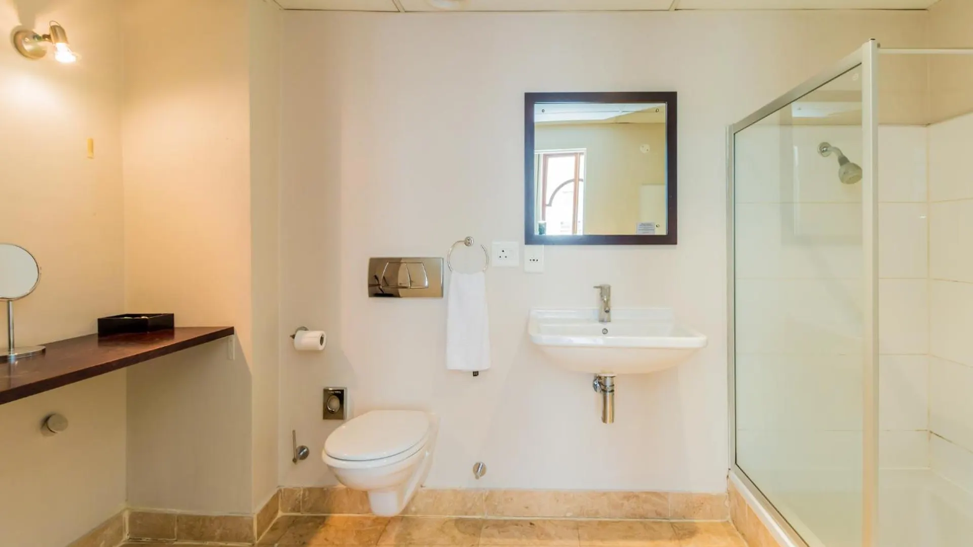 1 Bedroom Apartment With Roof Top Views Cape Town